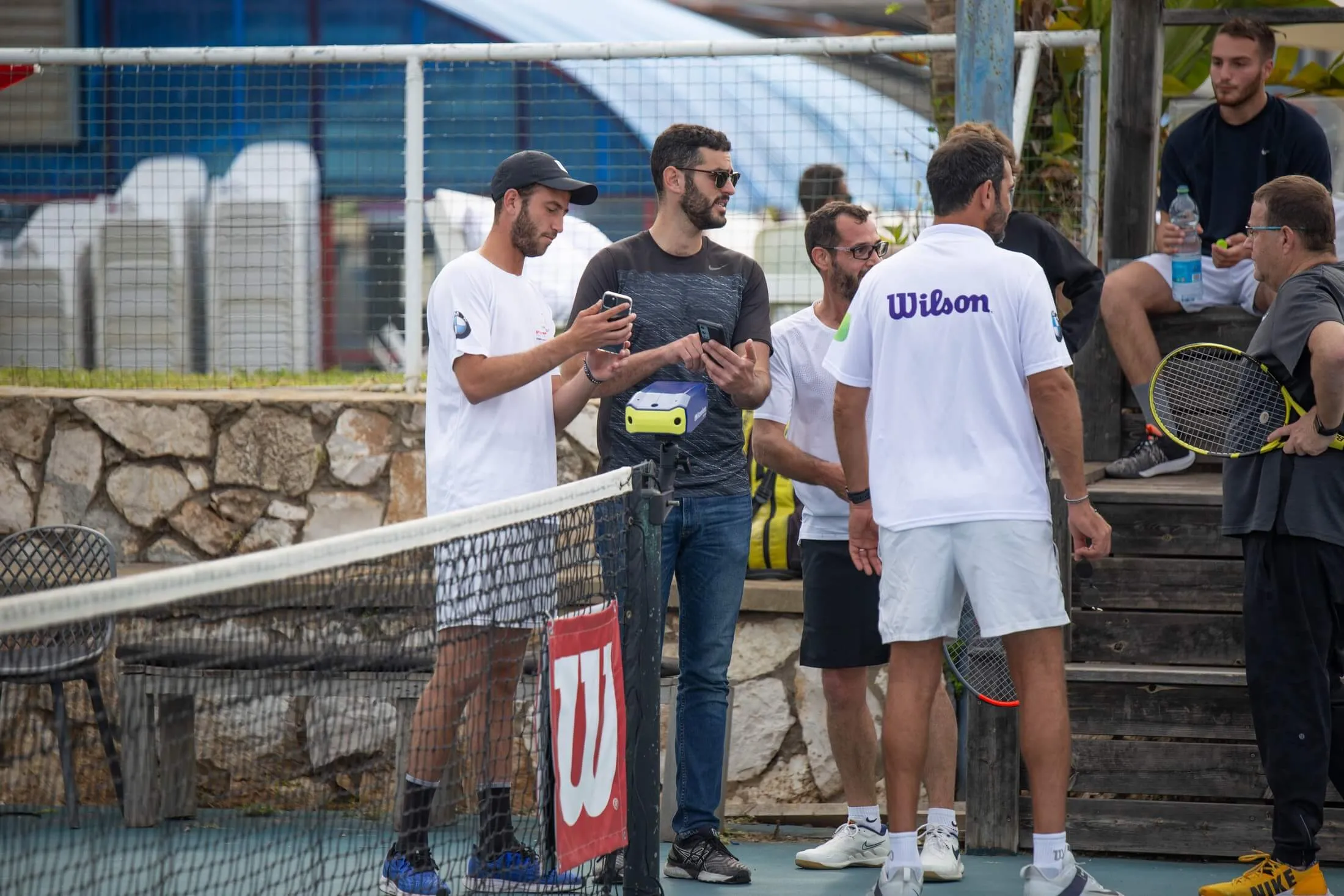 Baseline Cam em uso durante uma sessão de tênis